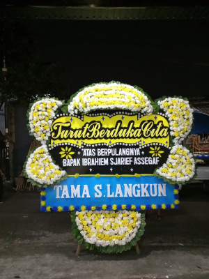 Papan Bunga Duka di Taliabu Utara